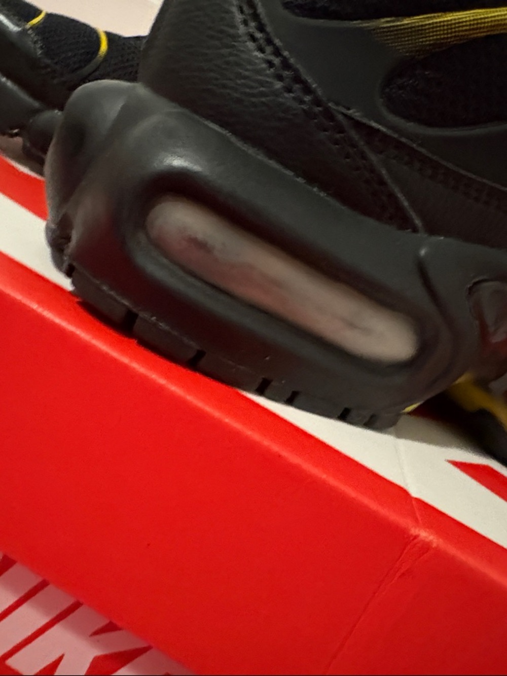 Nike Grade School Air Max Plus- Black and Yellow size 4Y - Picture 7 of 16